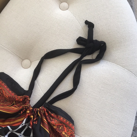 Elegant halter top - Picture 4 of 7